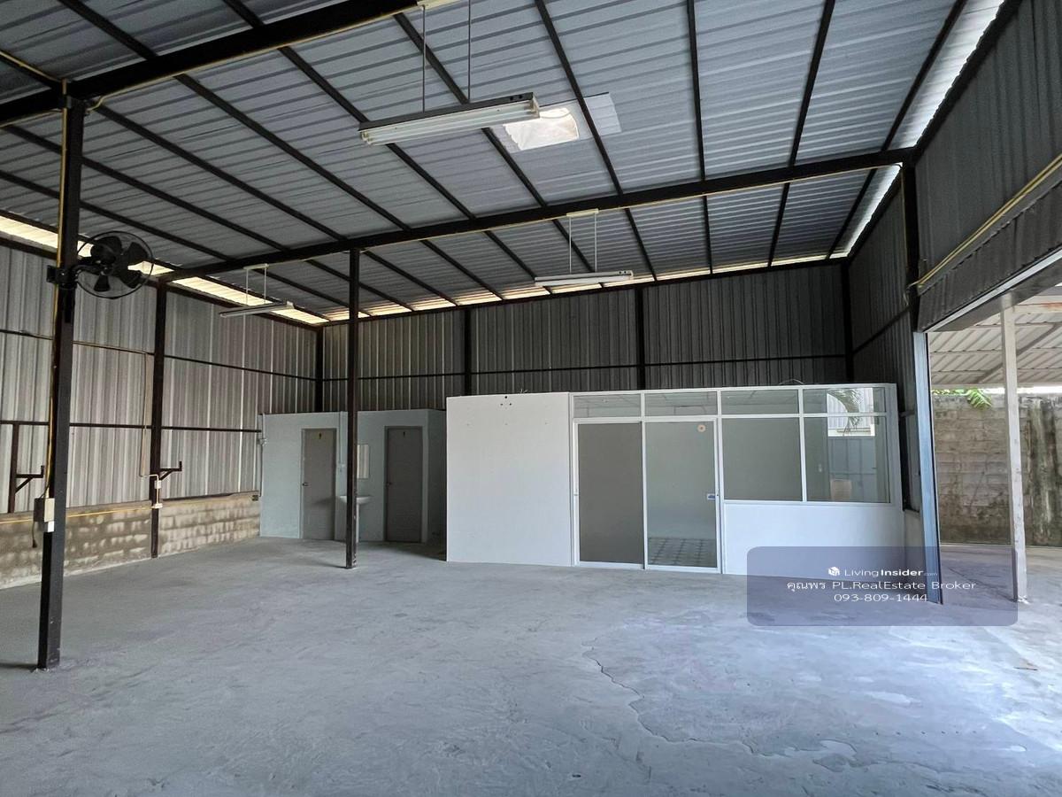 HR2948 Warehouse for rent, size 130 sq m., along the motorway, Soi Phatthana Chonburi 3, suitable for a warehouse. Loading...