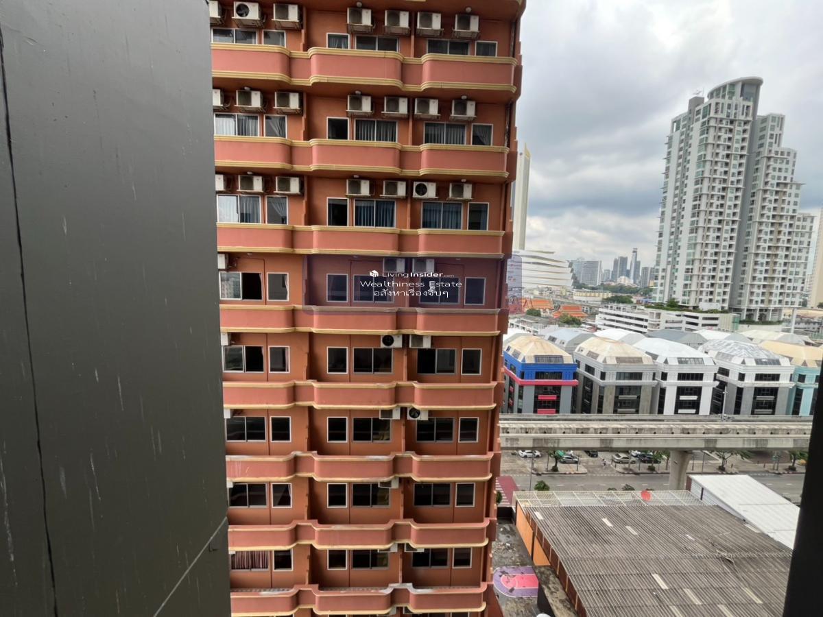 Hot Deal! Urbano Absolute Sathon-Taksin Studio 30 sq.m. Only 3 MB 📞 092-690-5445 Prime Location near BTS Krung Thon Buri & ICONSIAM, Open View, Great Breeze Loading...
