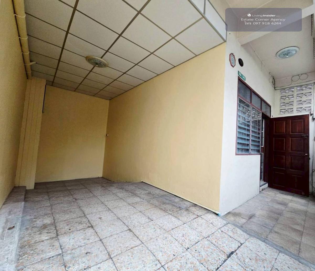 94902 - ขายทาวน์เฮ้าส์ทำเลดี 3 ชั้น 21ตร.วา ซ.ศิริไพลิน จรัญสนิทวงศ์ 75 (แยก 19) หลัง สน.นครบาลบางพลัดใกล้ รพ.ยันฮี Loading...