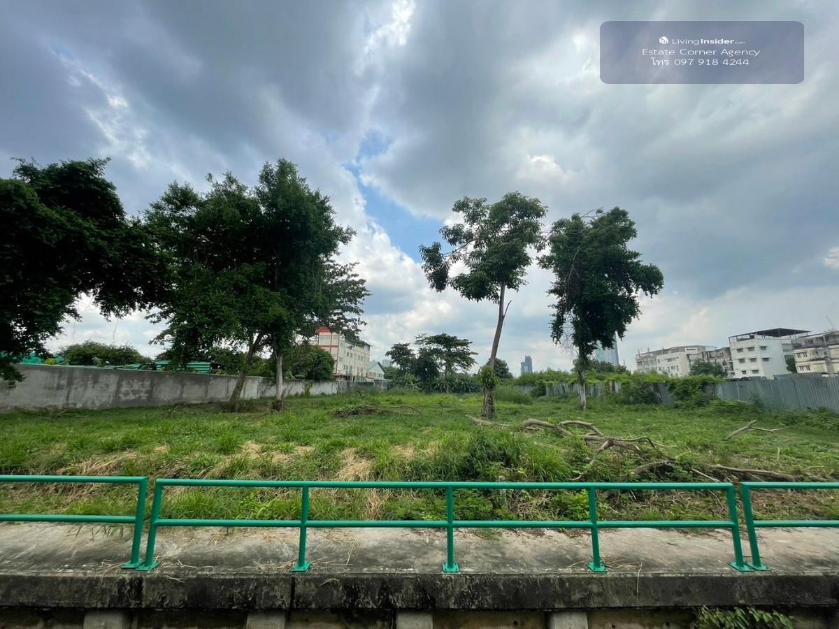 83672 - ขายด่วนที่ดินเปล่า ราษฏร์บูรณะซอย 26 Loading...