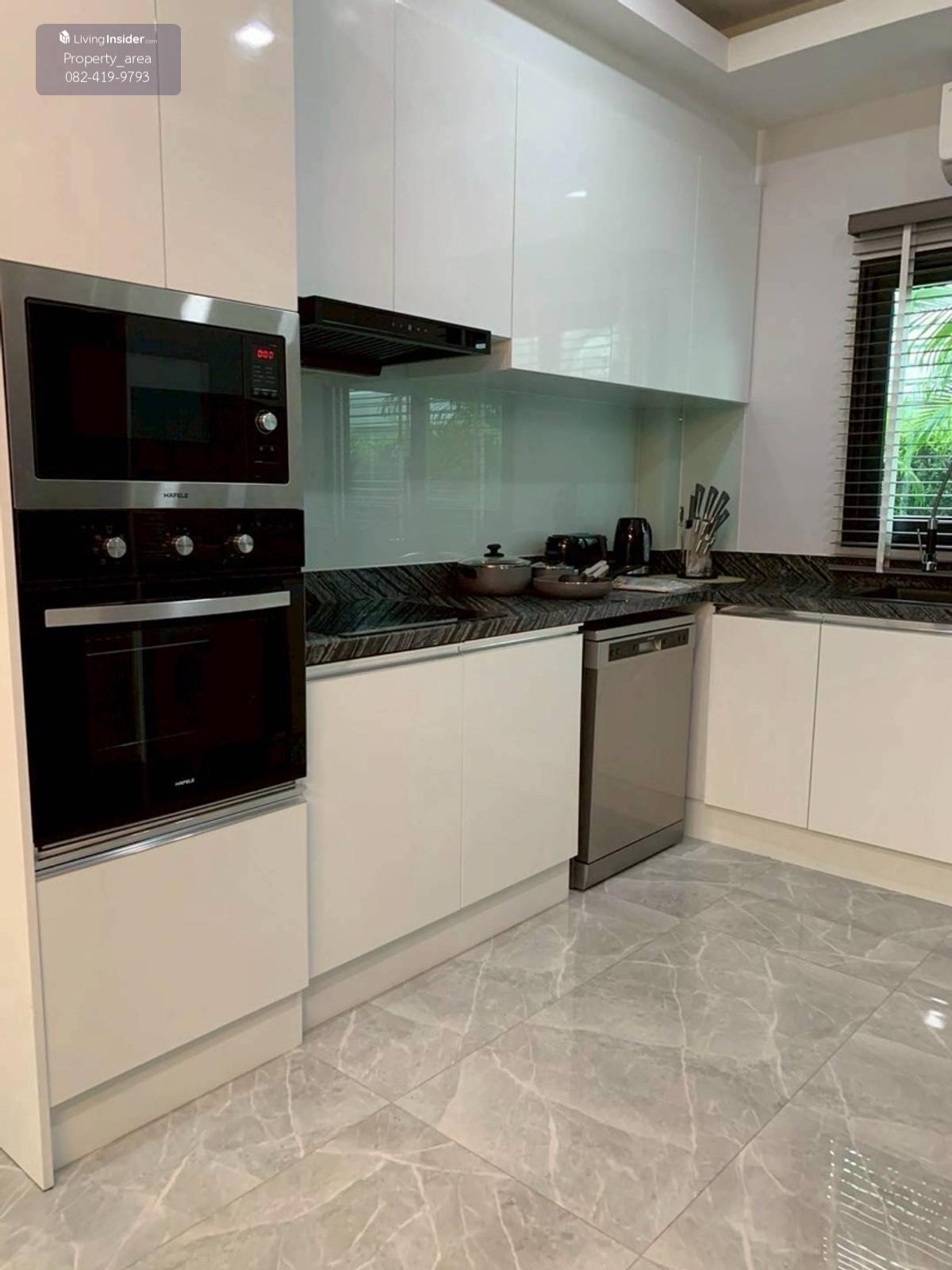 Luxurious detached house for sale, Viewpoint village project, size 82.2 sq m, usable area 240 sq m, 5 bedrooms, 5 bathrooms, built-ins throughout the house. There is a swimming pool inside. Special price 16,900,000 baht. Loading...