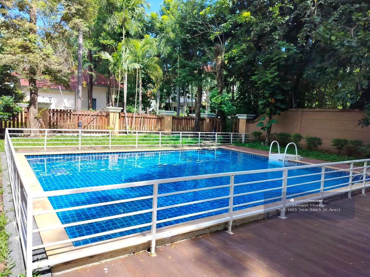 Pool villa 4 bedrooms near Bangkok Patana School  Loading...