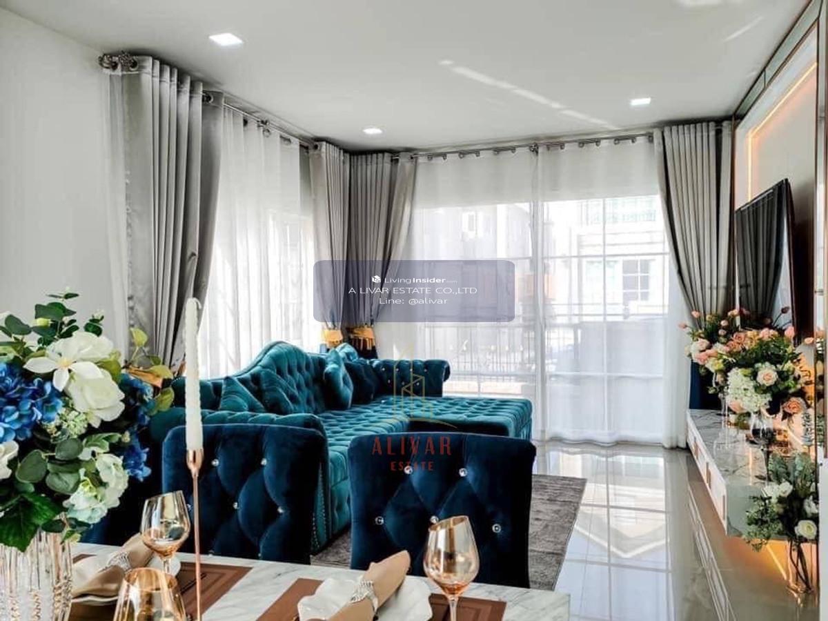 RH102325 2-story, 4-bedroom house for rent in the Bang Na-Suan Luang area. Loading...