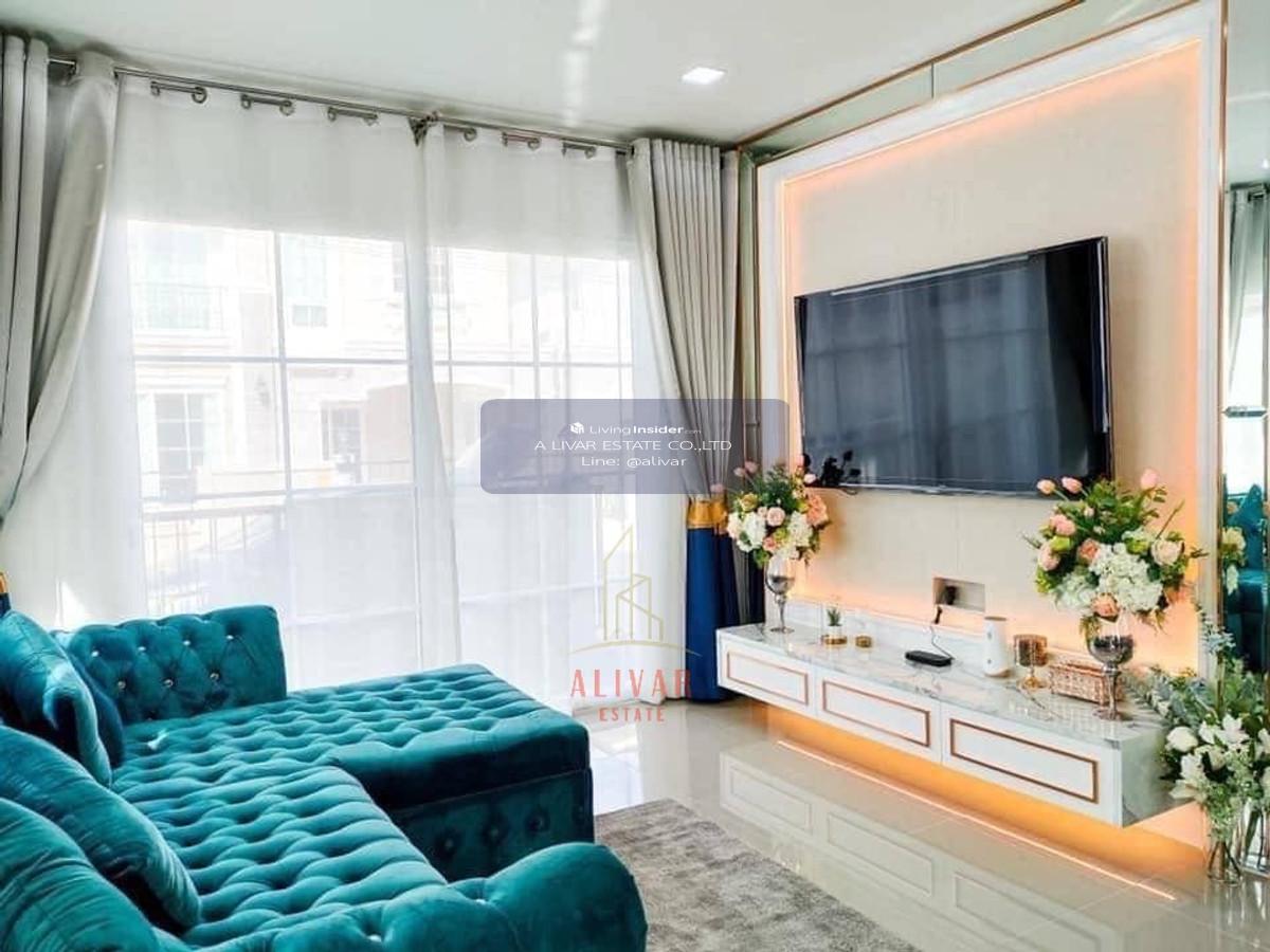 RH102325 2-story, 4-bedroom house for rent in the Bang Na-Suan Luang area. Loading...