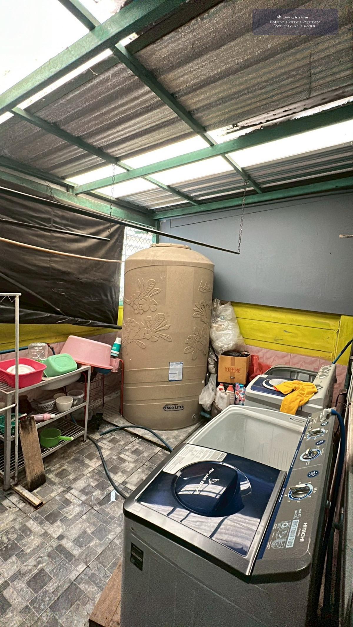 Commercial building for sale, 3 floors, 18 sq m., Eastgate project, good location, near HomePro, Sriracha, Chonburi. Loading...