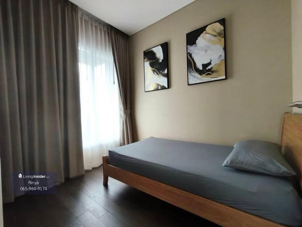 Condo near MRT BTS and Shopping Malls, corner room, garden view Loading...