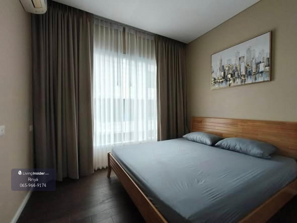 Condo near MRT BTS and Shopping Malls, corner room, garden view Loading...