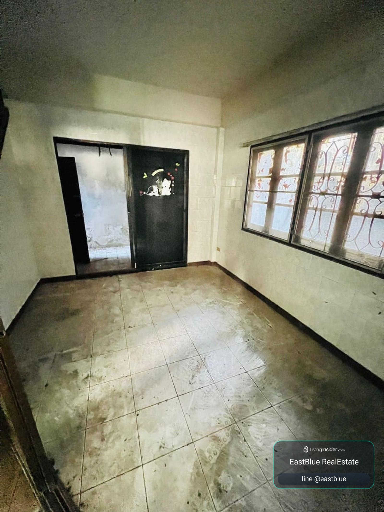 Spacious 4-Bed Townhouse in Lat Phrao Prime Location  Rare 100 Sq.wah Land with No Opposite House – Only 7.99M THB  Lat Phrao Gem: 4 Beds, 3 Baths on a Wide 27m Plot  Your Dream Home Near Rama 9 & Ratchada – Priced to Sell! 0642748883 – รูปที่ 4