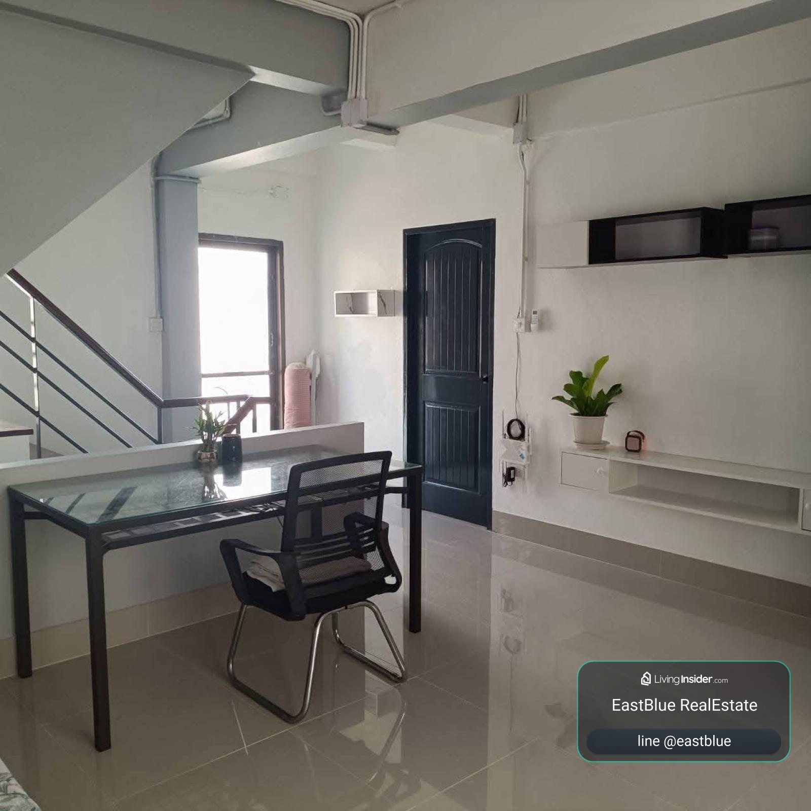 Spacious 3-Bed Townhome Near Yellow Line MRT – Parking for 4 Cars!  Urgent Sale! Peaceful Montri Townhome in Ladprao 87, Only 4.5M THB  Rent or Buy: Modern 3BR/3BA Corner Unit with Easy Expressway Access  Prime Location Ladprao Townhome – Near Central – รูปที่ 2