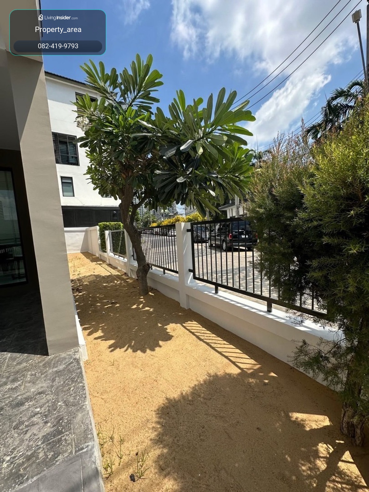 Townhouse for rent, Bless town sukhumvit 50, size 3 bedrooms, 4 bathrooms, 2 living rooms, newly decorated, in the heart of the city, Soi Sukhumvit 50, price 75,000 baht. – รูปที่ 2