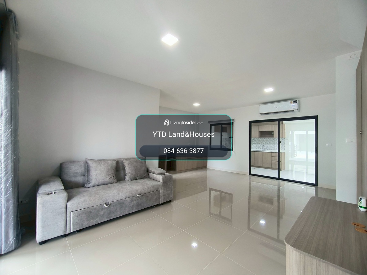 ให้เช่า ทาวน์โฮม 2 ชั้น ในโครงการ พลีโน สุขุมวิท-บางนา 3 หน้าบ้านกว้าง 6.65 เมตร จอดรถได้ 2 คัน และยังมีมุมสวนหย่อม สำหรับปลูกต้นไม้ , ทำเลใกล้เมกา บางนา และการเดินทางได้หลายเส้นทาง ทั้งบางนา-ตราด และถนนบัวนครินทร์  , หนามแดง ,เทพารักษ์   ด้านหน้าทำหลังคา – รูปที่ 3