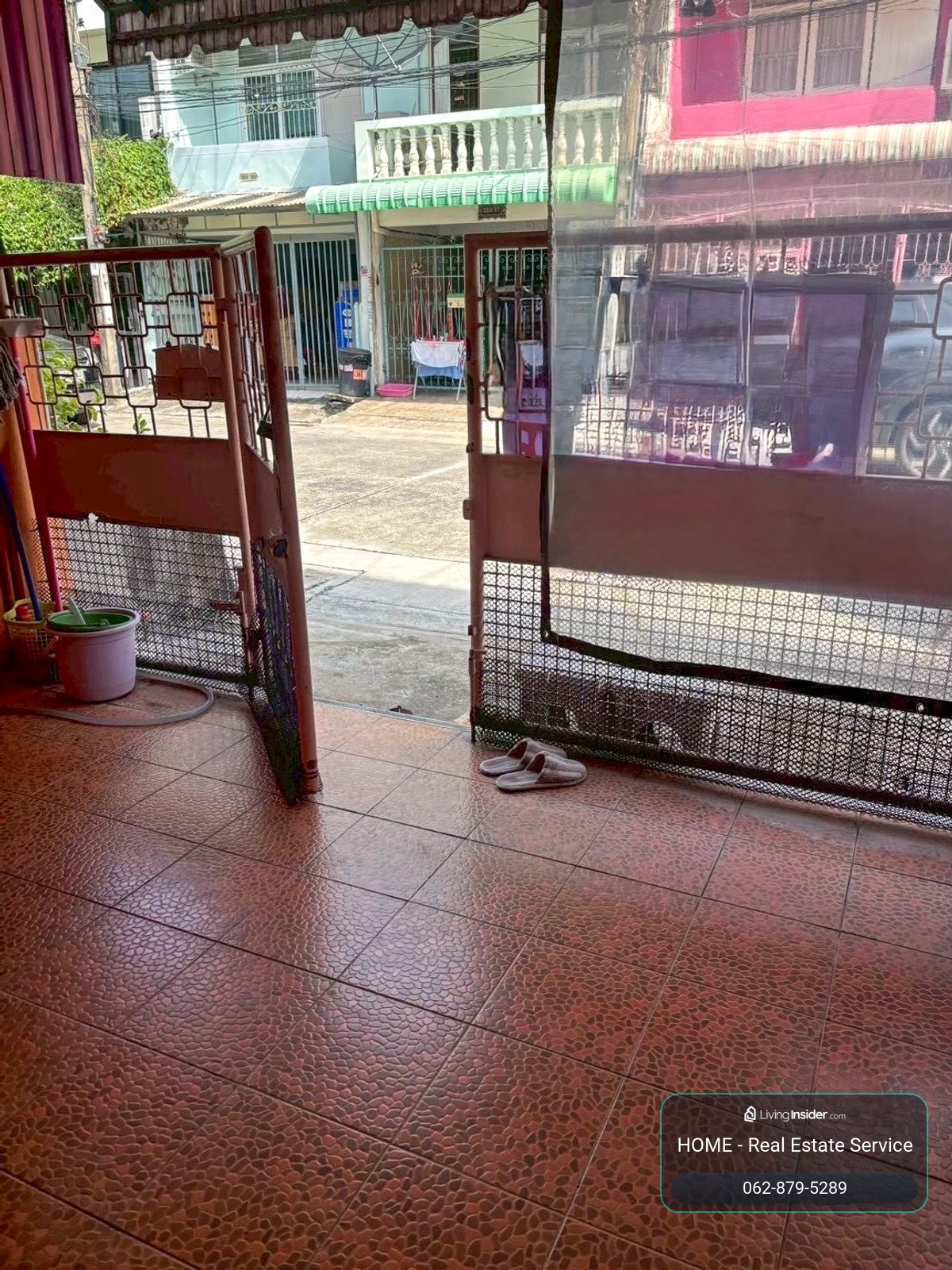 ทาวน์เฮ้าส์ วชิรธรรมสาธิต 15 / 2 ห้องนอน (ขาย), Townhouse Wachiratham Sathit 15 / 2 Bedrooms (FOR SALE) GNG131 – รูปที่ 2