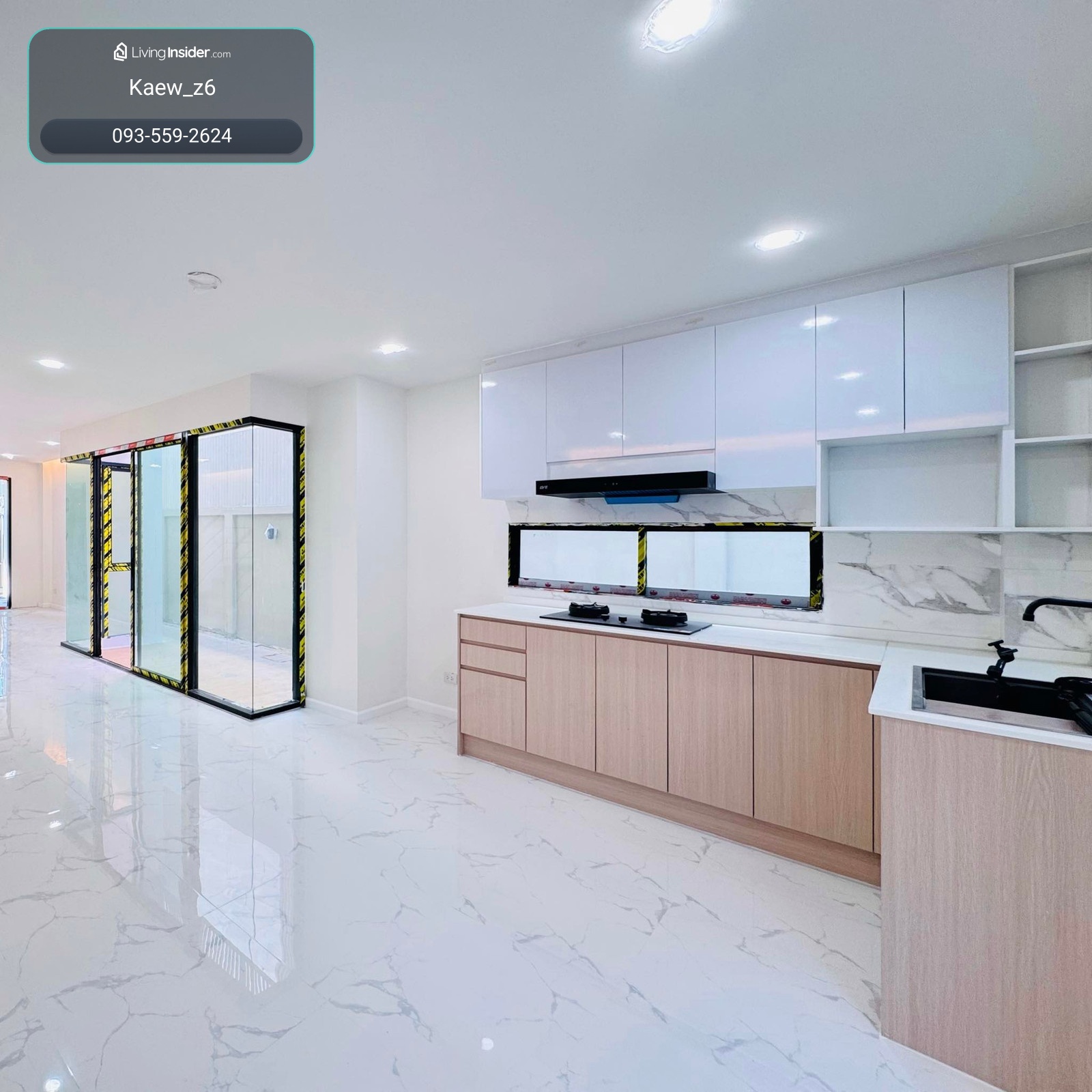บ้านแฝดสไตล์ Modern Contemporary ดีไซน์โปร่ง โล่ง อยู่สบาย ฟังก์ชันลงตัวสำหรับครอบครัวยุคใหม่ – รูปที่ 2