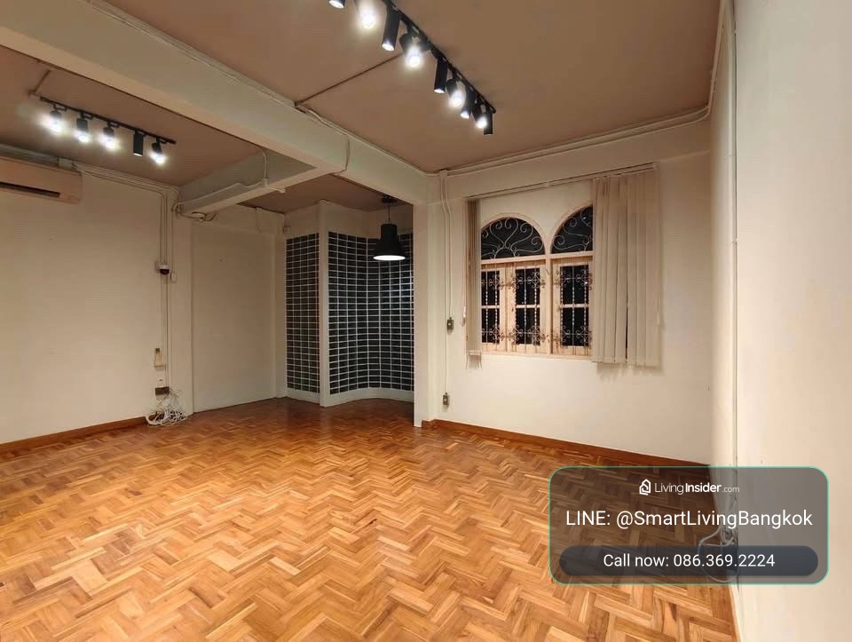 Townhouse for rent Sathorn near Chong Nonsi BTS 3 storey 250 sq.m flexible layout suitable for office or residence pet allowed with conditions minimum 2 year contract – รูปที่ 2