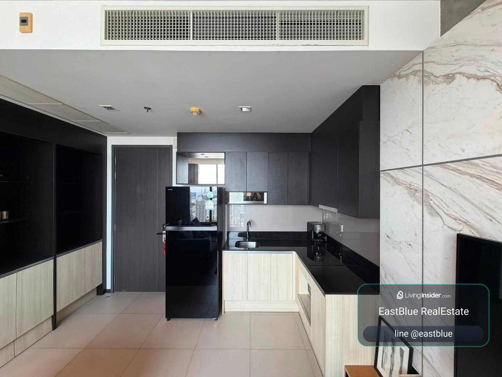 15/10/2026, รวมค่าโอน📍 Elevate Your Living! 2-Bed Condo at Edge Sukhumvit 23 🏙️
• 62.92 sqm | 2 Bed, 2 Bath
• Buy: 14.7M THB | Rent: 50K THB/mth
• Convenient BTS & MRT Access 🚈
• Nearby All Essentials & Amenities 🛒 0642748883 – รูปที่ 4