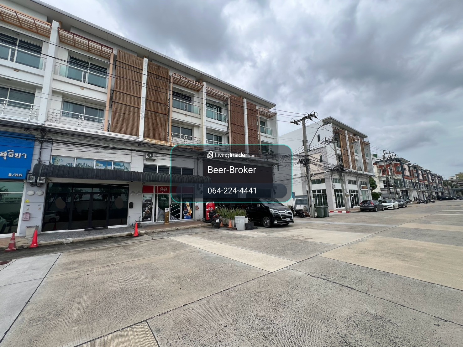 Commercial building just 5 minutes from the airport with plenty of parking. Located on Vibhavadi Road.  – รูปที่ 4