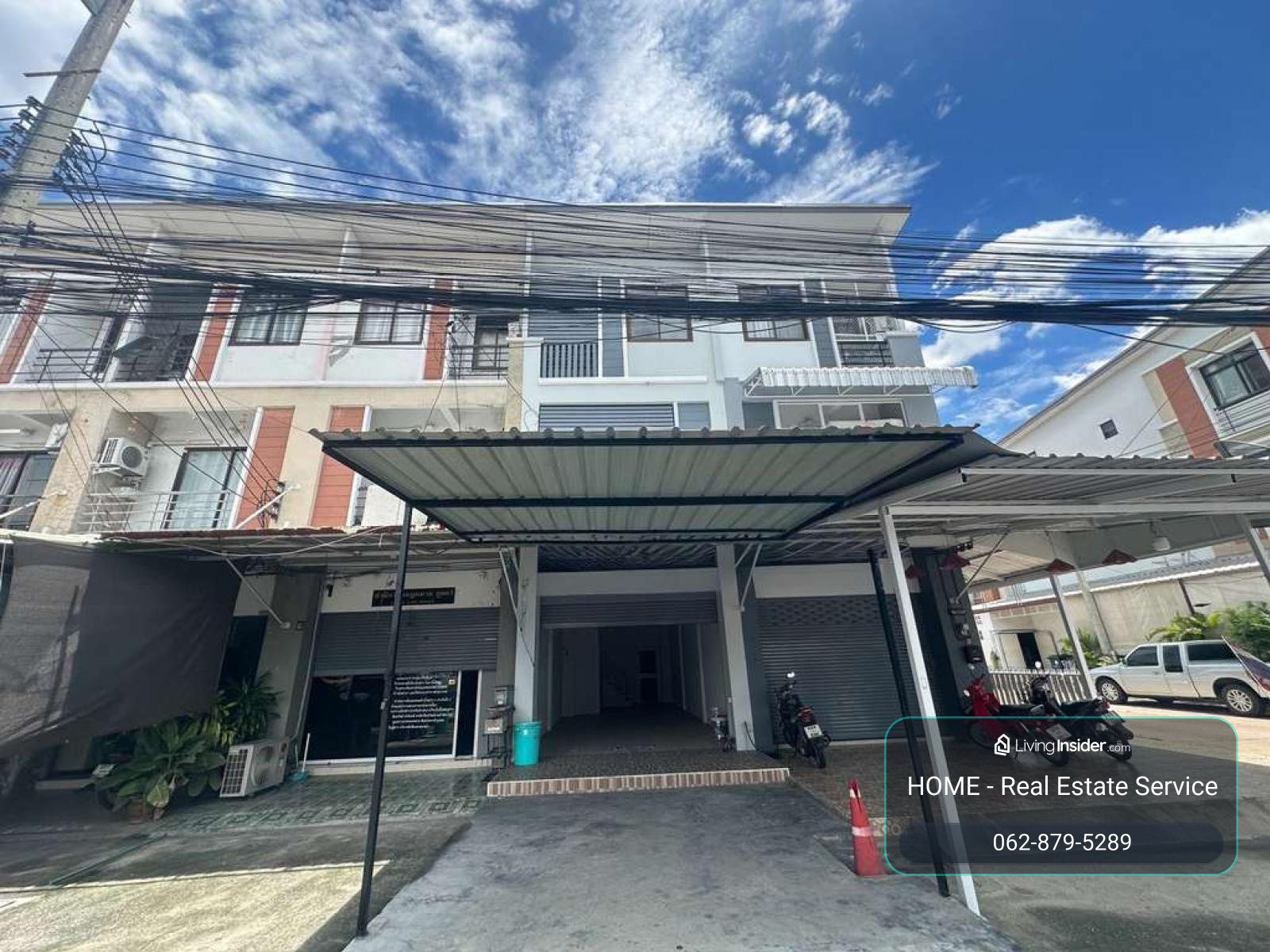 หมู่บ้านแฟมมิลี่ ซิตี้ ต.นาป่า อ.เมือง จ.ชลบุรี / 3 ชั้น (ขาย), Family City Village, Na Pa Subdistrict, Mueang District, Chonburi Province / 3 Storey (FOR SALE) NANN012 – รูปที่ 2
