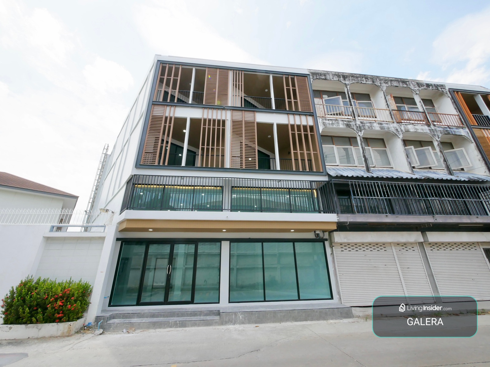 Newly renovated shophouse for sale, 3 and a half floors, Soi Chaloem Phrakiat 6, size 24 sq m, with parking in front of the building for many cars. Redo the entire building – รูปที่ 3