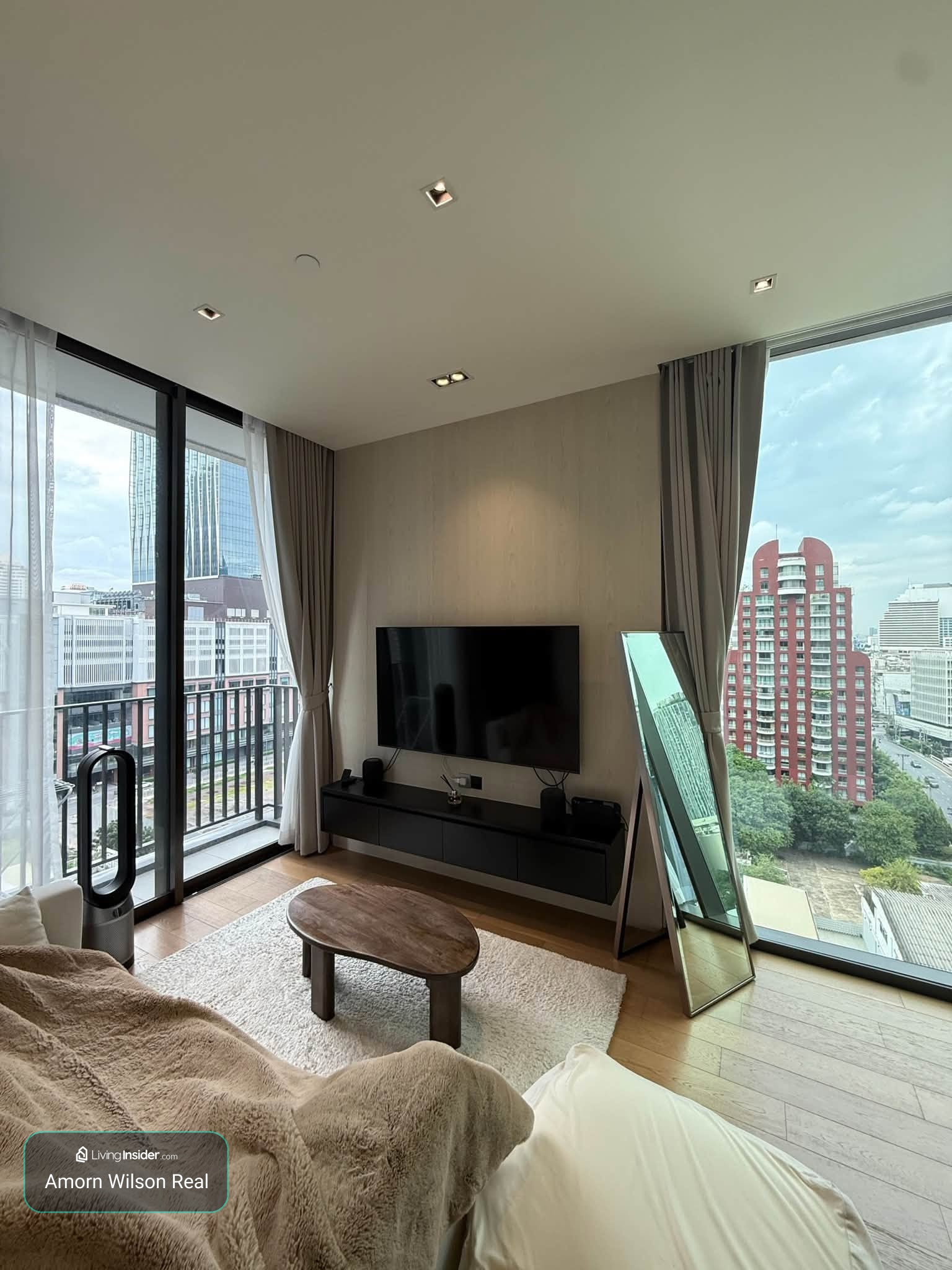 🏙️ ให้เช่า 𝟮𝟴 𝗖𝗛𝗜𝗗𝗟𝗢𝗠 | 𝗖𝗢𝗥𝗡𝗘𝗥 𝗨𝗡𝗜𝗧 ✨ | Villa Tower ชั้น 11 | 50 ตร.ม. | 1 ห้องนอน | ใกล้ BTS ชิดลม 🚆 – รูปที่ 2