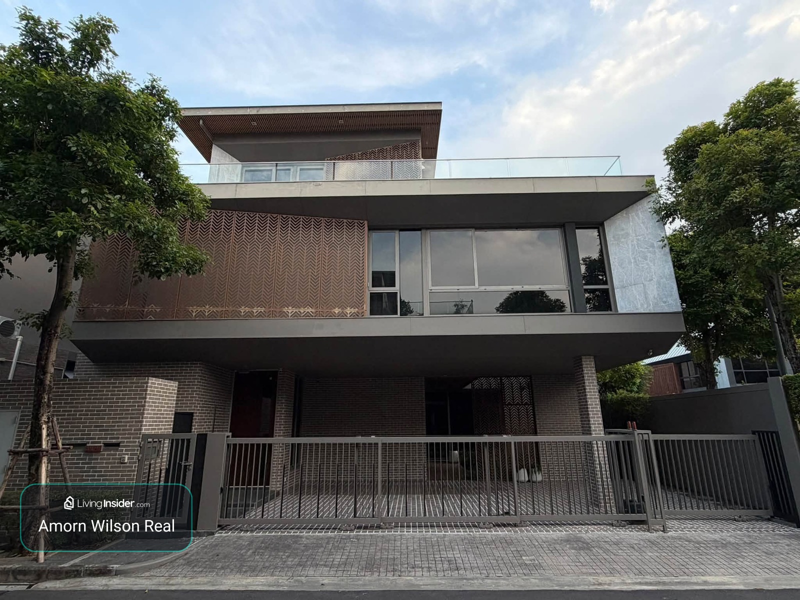 🏡 ขาย/ให้เช่า 𝗔𝗥𝗧𝗔𝗟𝗘 พัฒนาการ–ทองหล่อ | บ้านเดี่ยวหรู 3 ชั้น | 5 ห้องนอน | พื้นที่ใช้สอย 525 ตร.ม. | ที่จอดรถสูงสุด 7 คัน ✨ – รูปที่ 2