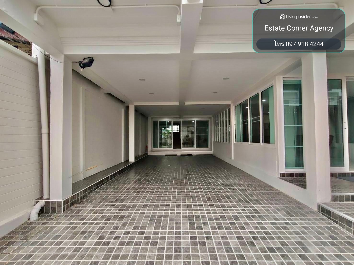 98694 - ขายบ้านเดี่ยวรีโนเวทใหม่สไตล์โมเดิร์นลักชัวรี่ หมู่บ้านเปรมฤทัย (Premruethai) ซอยรามอินทรา 46/1 แถมเฟอร์นิเจอร์บิวท์อินและเครื่องใช้ไฟฟ้าครบครัน – รูปที่ 2