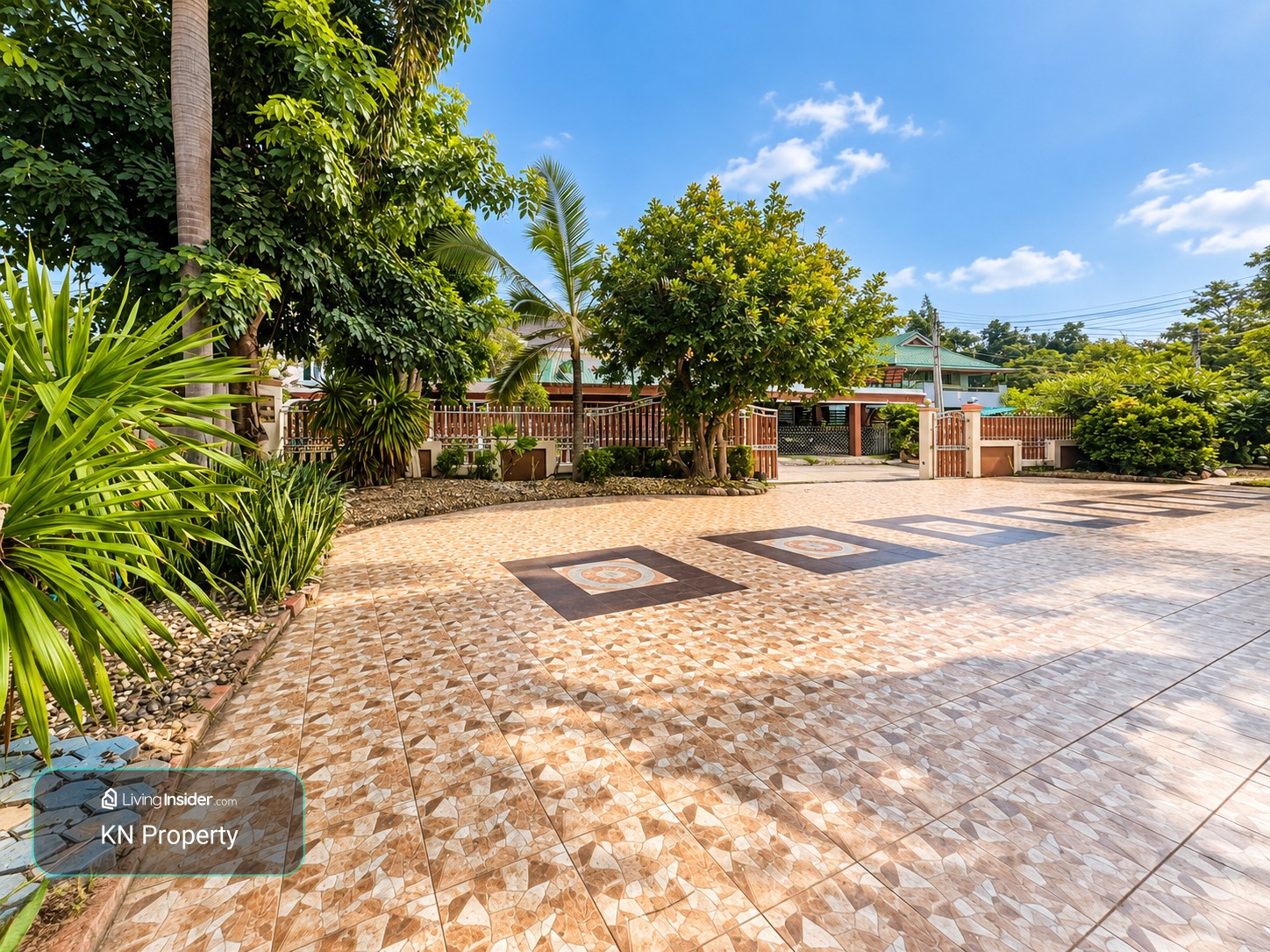 Large Pool Villa, 3 floors, land 206 sq m, with private swimming pool, Jasmine Grand Ville, Soi Bang Lamung 18, near Sukhumvit Road, Bang Lamung, Pattaya. – รูปที่ 4