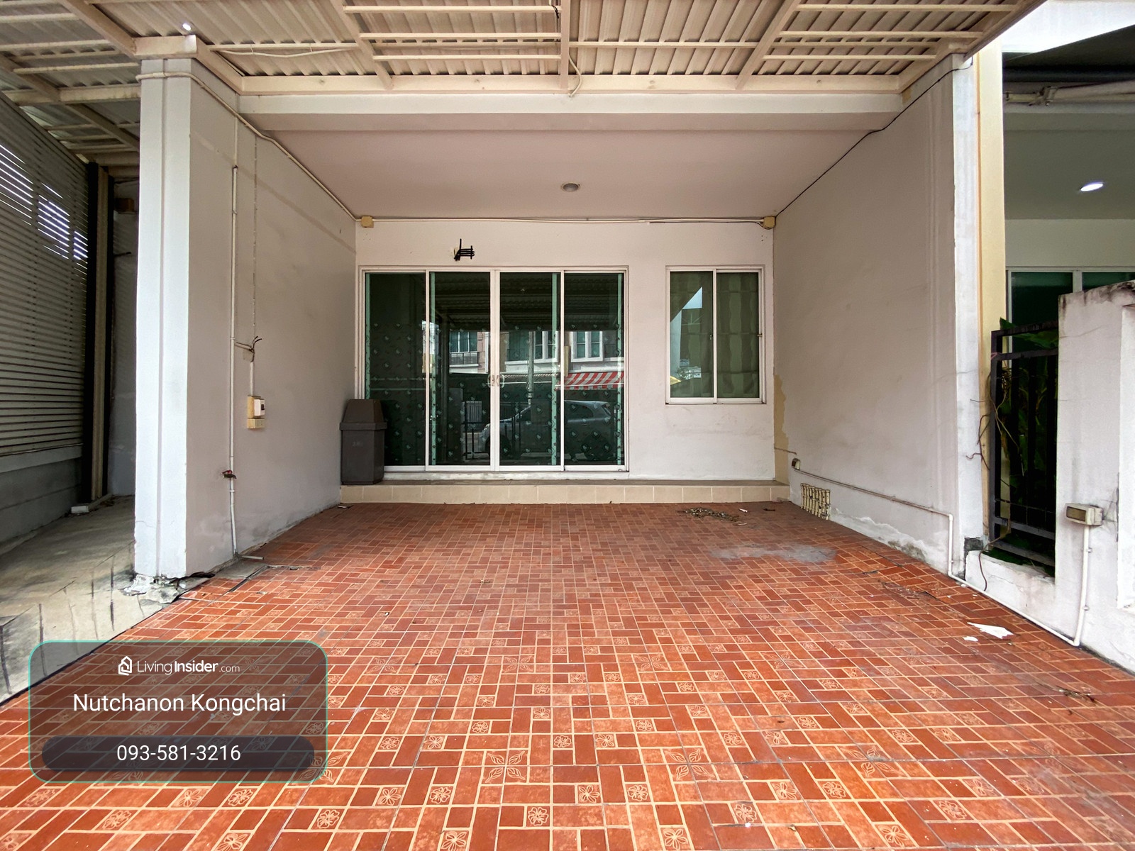 House for sale in the middle of the city, Lat Phrao 101 — Townhome, corner plot, main road, large area 34.8 sq m., single house function, 3 bedrooms, 3 bathrooms + addition of a multi-purpose room. Near the Yellow Line, only 5.33 million baht! – รูปที่ 3