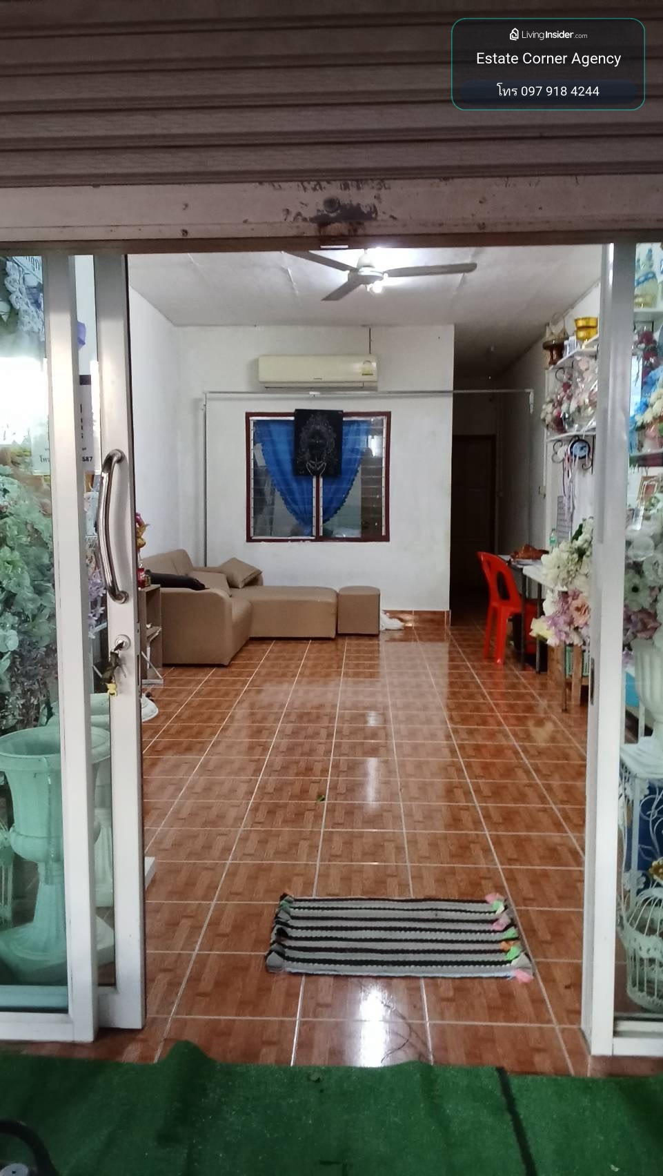 98667 - ขาย บ้านเดี่ยวพร้อมอาคารพาณิชย์ 3 ห้อง – รูปที่ 2