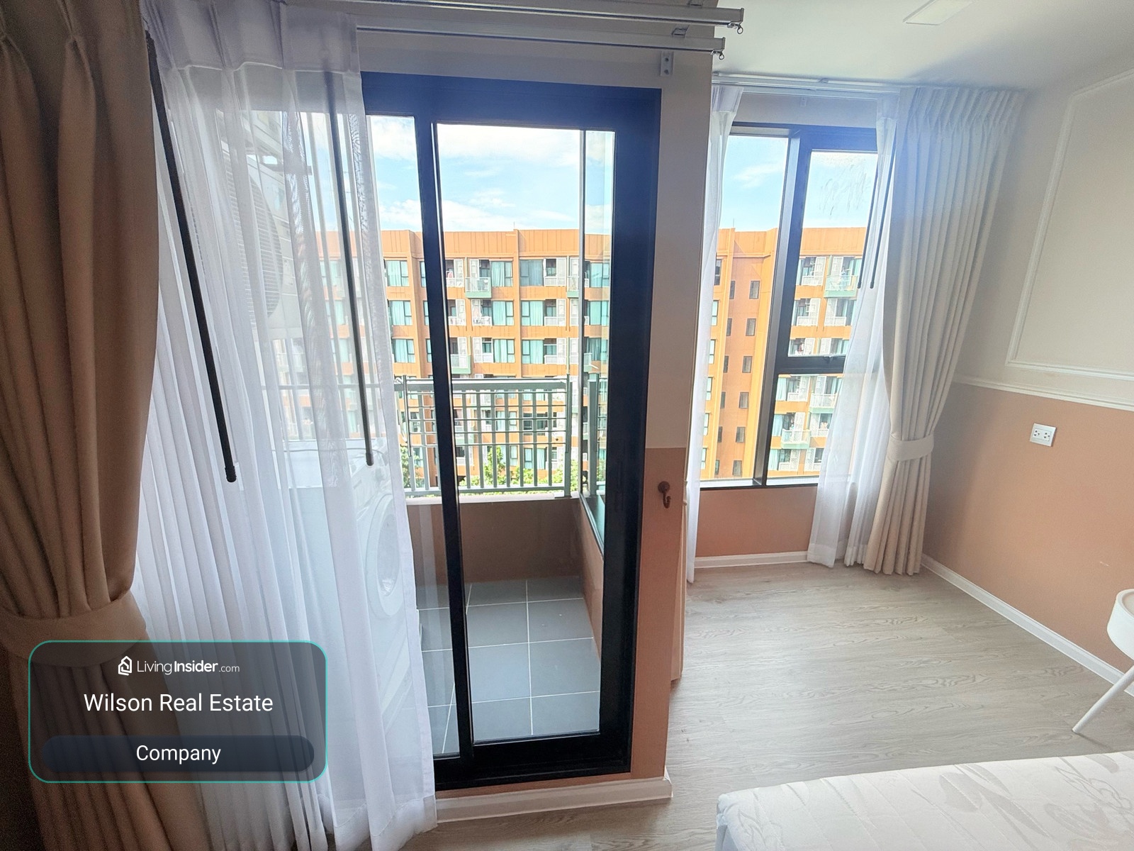 ห้องใหญ่ วิวสระ ตึกเดียวกับห้องนิติบุคคล – รูปที่ 4