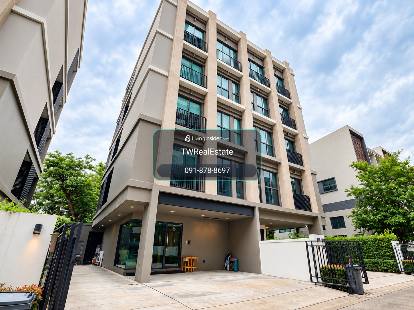 อาคารสำนักงาน 5 ชั้น ในโครงการ Headquarters Ekkamai–Ladprao ย่าน Town in Town ทำเลธุรกิจที่เดินทางสะดวก เชื่อมต่อถนนสายหลักหลายเส้นทาง เหมาะสำหรับบริษัทที่กำลังมองหาอาคารสำนักงานพร้อมใช้งาน รองรับการทำงานของทีมขนาดกลางได้อย่างเป็นสัดส่วน – รูปที่ 2