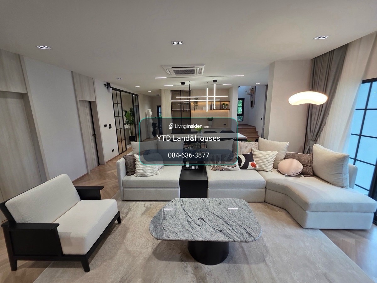 For Rent Centro Bangna Located in front of a park with no houses directly opposite; fully furnished and extensively decorated, offering park views from almost every room. Situated right next to Mega Bangna  Listing No: YT01-2611  – รูปที่ 2