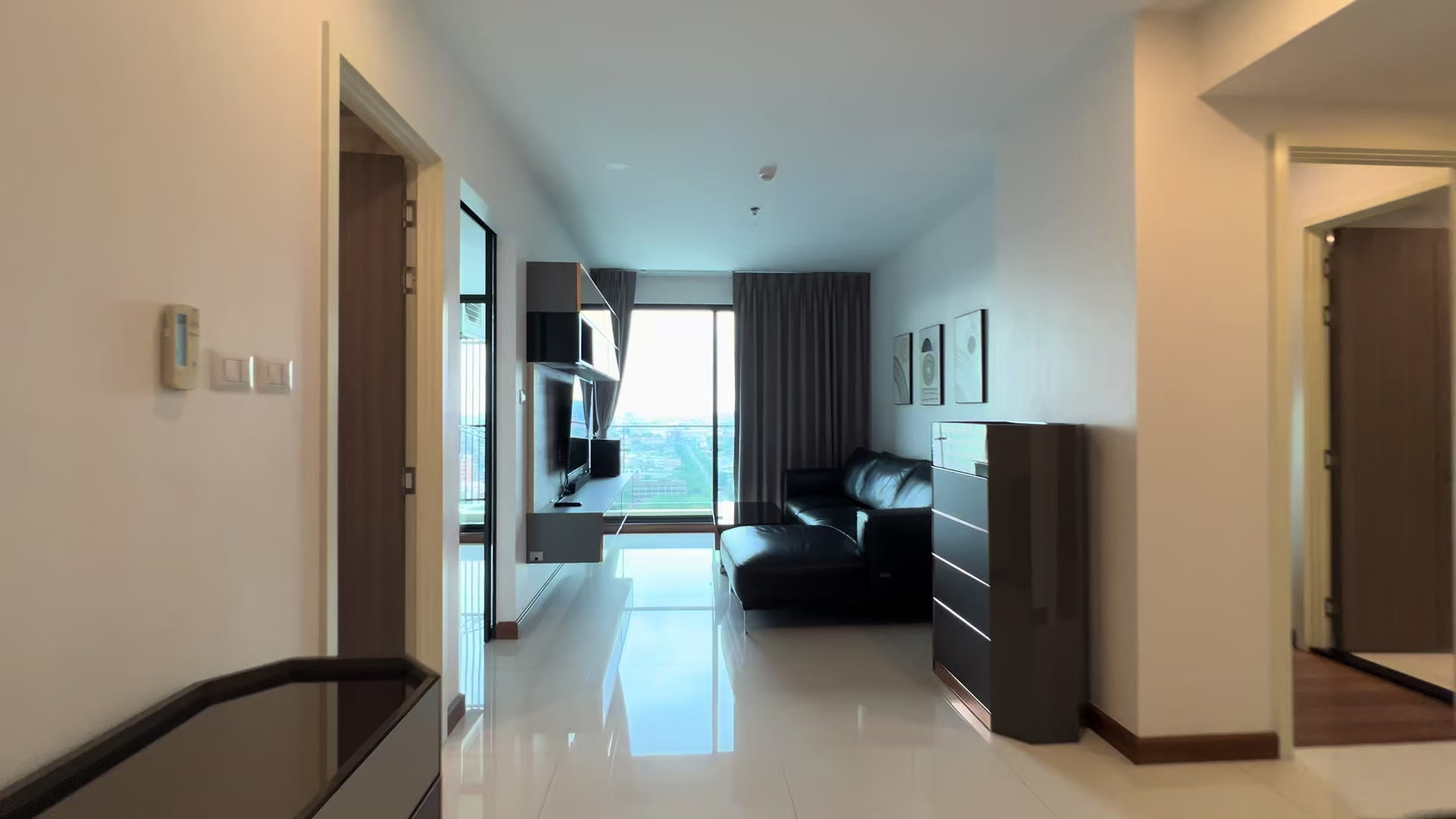 Spacious room near BTS, with a river view and close to ICONSIAM. video